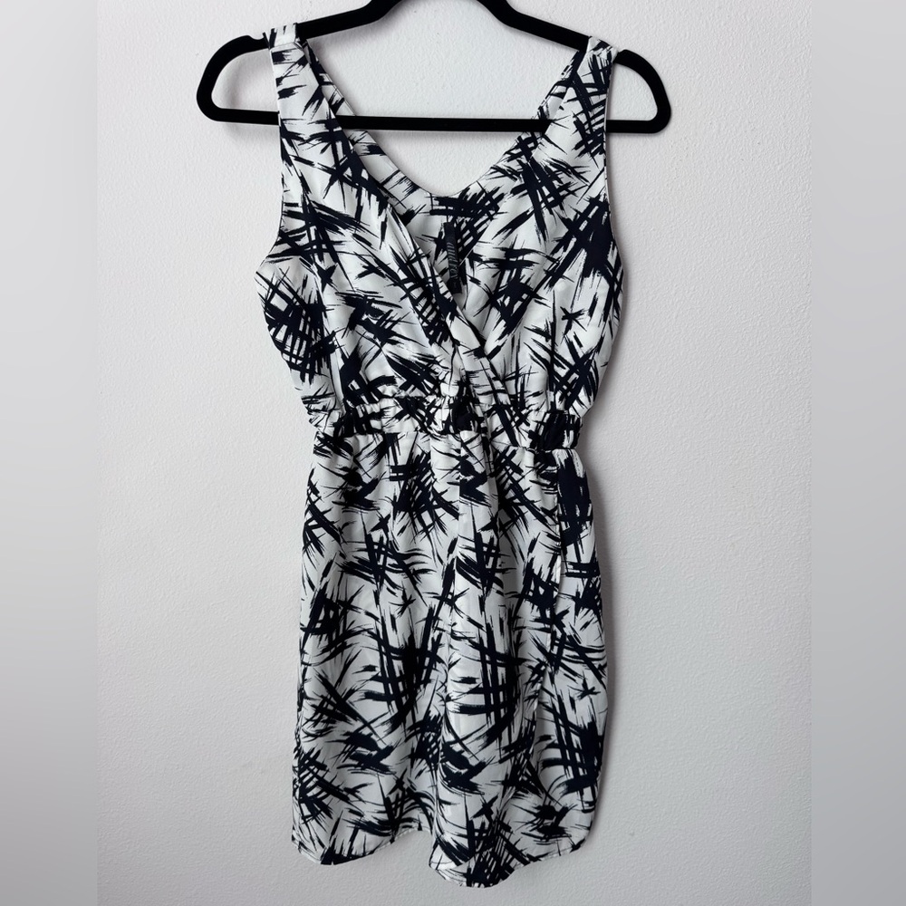 Women’s Audrey 3+1 Black and White Sleeveless Ruched Waist Faux Wrap Dress S
